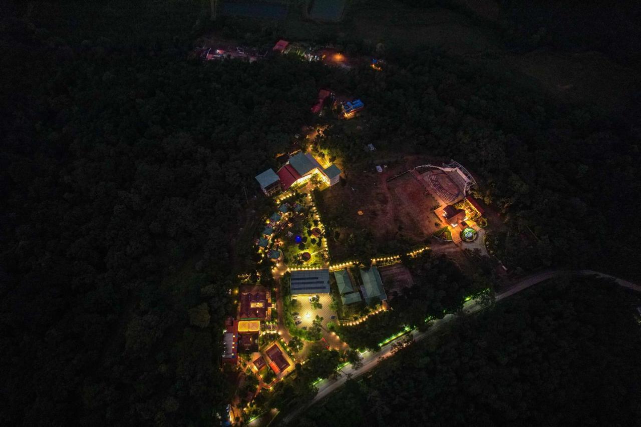 Honeydewwz Exoticaa Hotel & Resort Chikmagalūr Εξωτερικό φωτογραφία